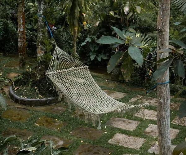 Kebun Kita Eco ベッド・アンド・ブレックファスト *